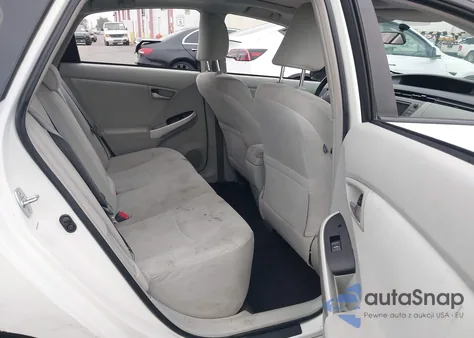 2013 Toyota Prius Three z USA, uszkodzony, nr VIN JTDKN3DU3D1688066